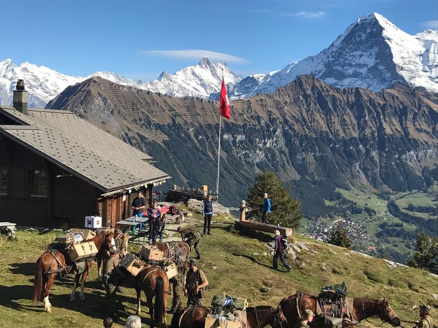 Lobhornhütte