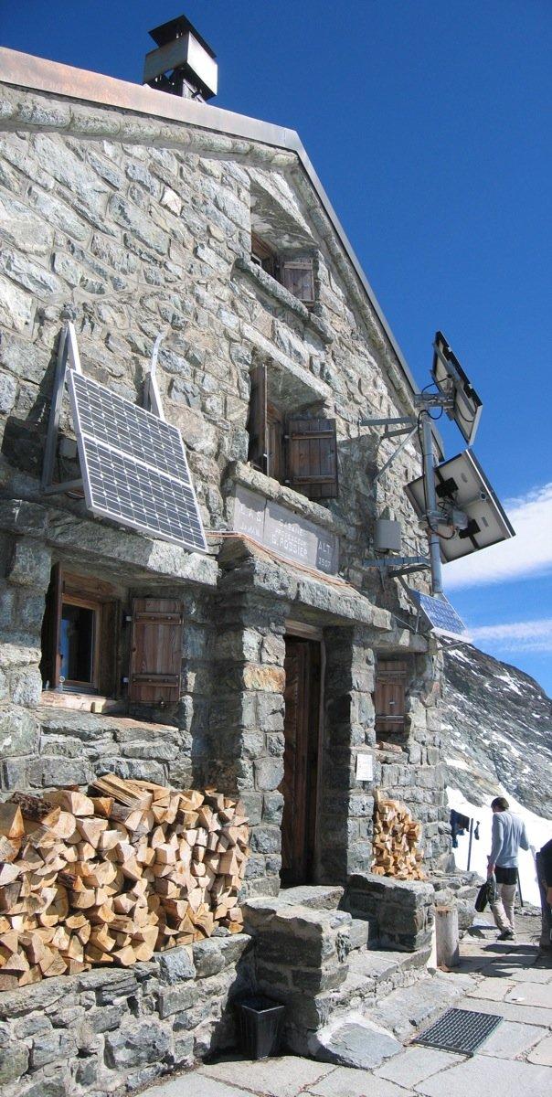 Cabane de la Dent Blanche CAS