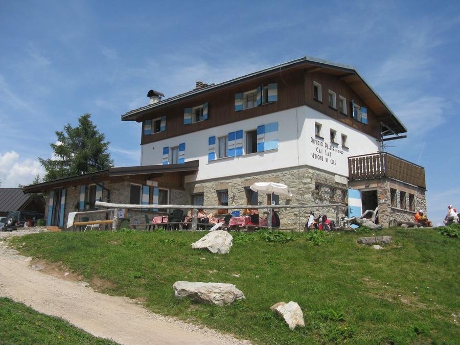 Peller (2022 Mt) v Itálii – horská chata SAT